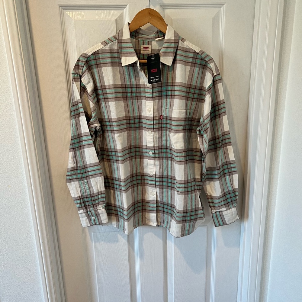 Levi's Cream Casual Button Down Shirt